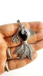 مدال ماهی نقره 925 عیار نگین مارکازیت الماس