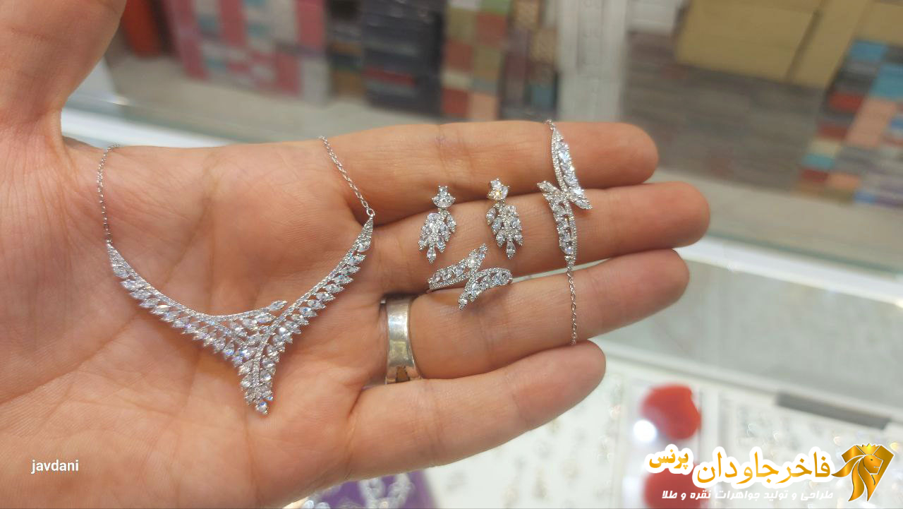 سرویس جواهری نقره روکش طلا سفید کد 15070