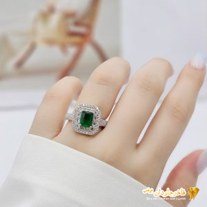 انگشتر جواهر زنانه نگین سبز زمردی کد 15226