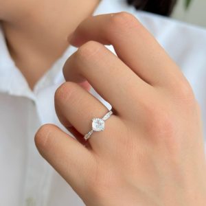 انگشتر جواهری نقره نگین میکرو کد 15211