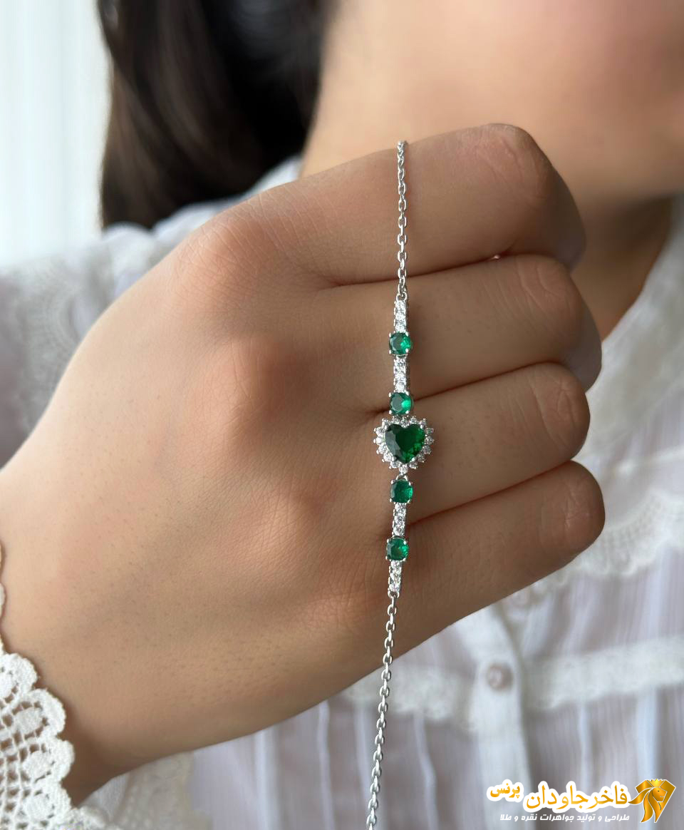 دستبند مدل قلب نگین دار کد 15288