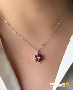 مدال آویز نقره مدل گل نگین سرخ کد 15290