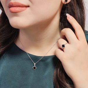 نیم ست ونکلیف نگین مشکی کد 15349