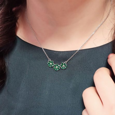 آویز مدل گل نگین سبز کد ۱۵۳۲۵