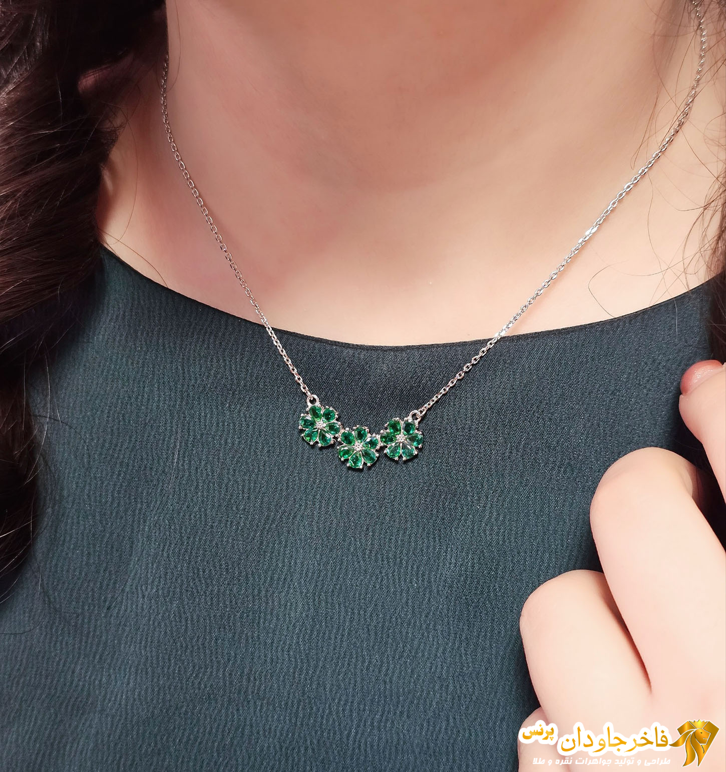 آویز مدل گل نگین سبز کد 15325