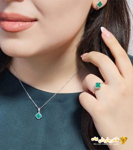 نیم ست ونکلیف نگین سبز کد 15350
