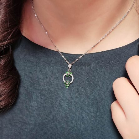 پلاک ظریف مدل گل نگین سبز کد ۱۵۳۳۶