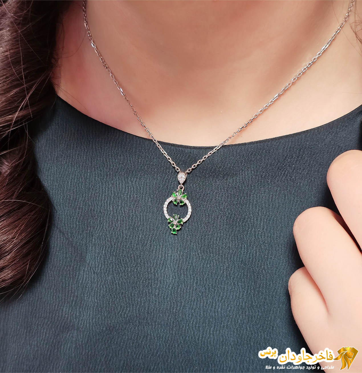 پلاک ظریف مدل گل نگین سبز کد 15336