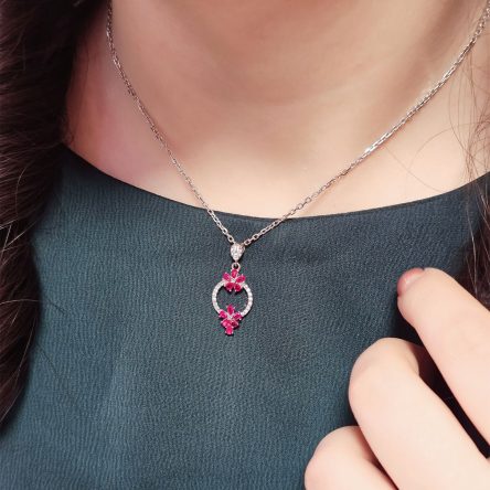 پلاک ظریف مدل گل نگین سرخ کد ۱۵۳۳۵