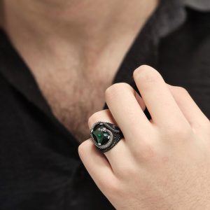 انگشتر مردانه نقره سیاه قلم نگین سبز کد 15372