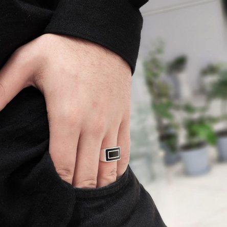 انگشتر مردانه نقره نگین مشکی کد ۱۵۳۶۱