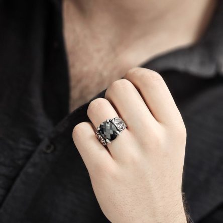 انگشتر نقره مردانه نگین مشکی کد ۱۵۳۶۴