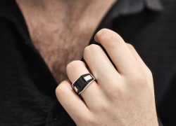 انگشتر نقره مردانه نگین مشکی کد ۱۵۳۷۰