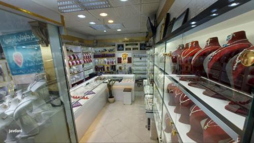 محیط فروشگاه نقره سرای جاودانی