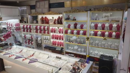 داخل فروشگاه نقره سرای جاودانی