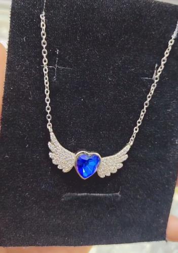 گردنبند سواروسکی طرح قلب بالدار