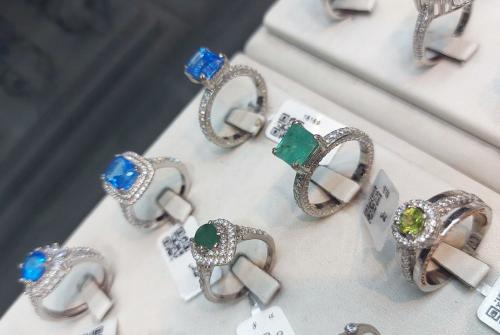 انگشتر زنانه روز مادر زبرجد-زمرد-توپاز